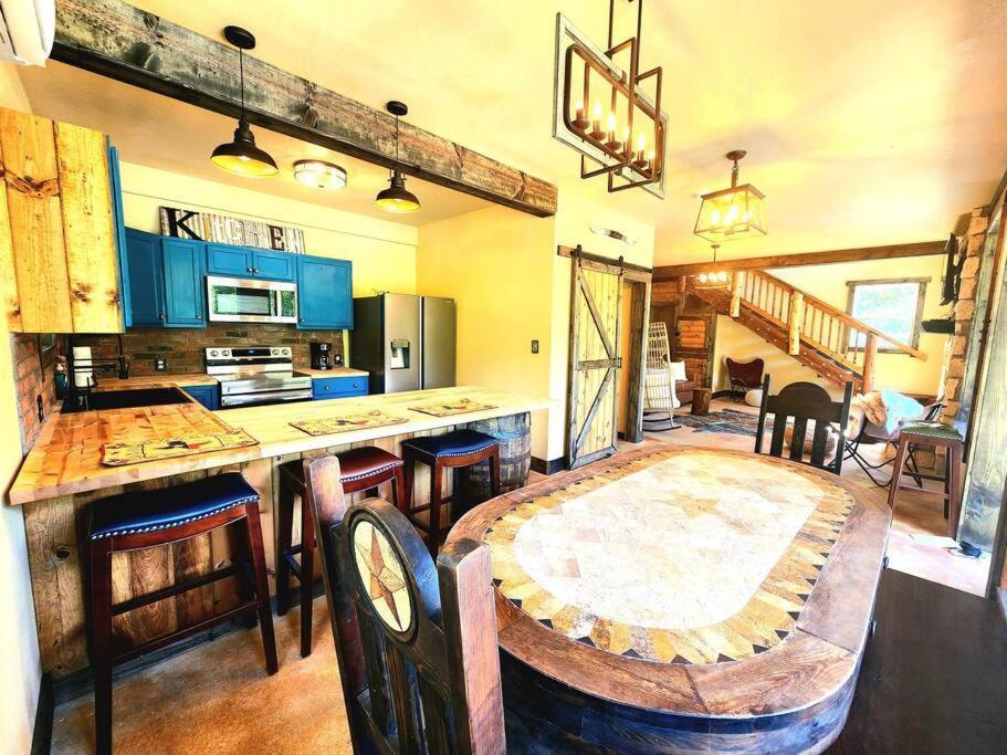 Waterfront Houston Hide Out In A Magical Forest Holiday home *