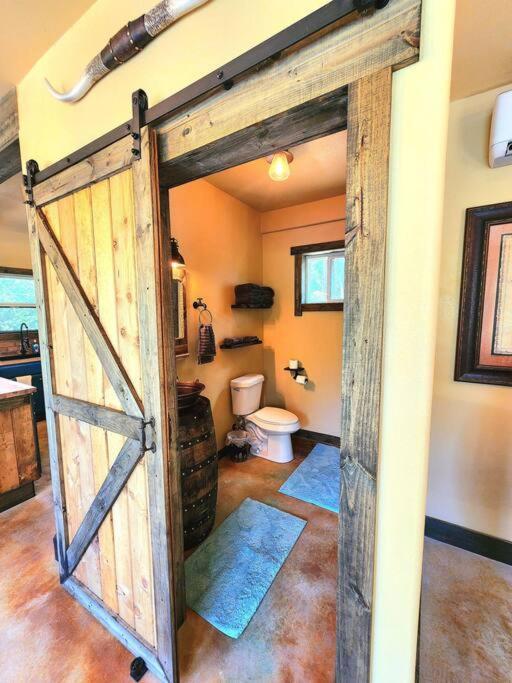 Holiday home Waterfront Houston Hide Out In A Magical Forest *