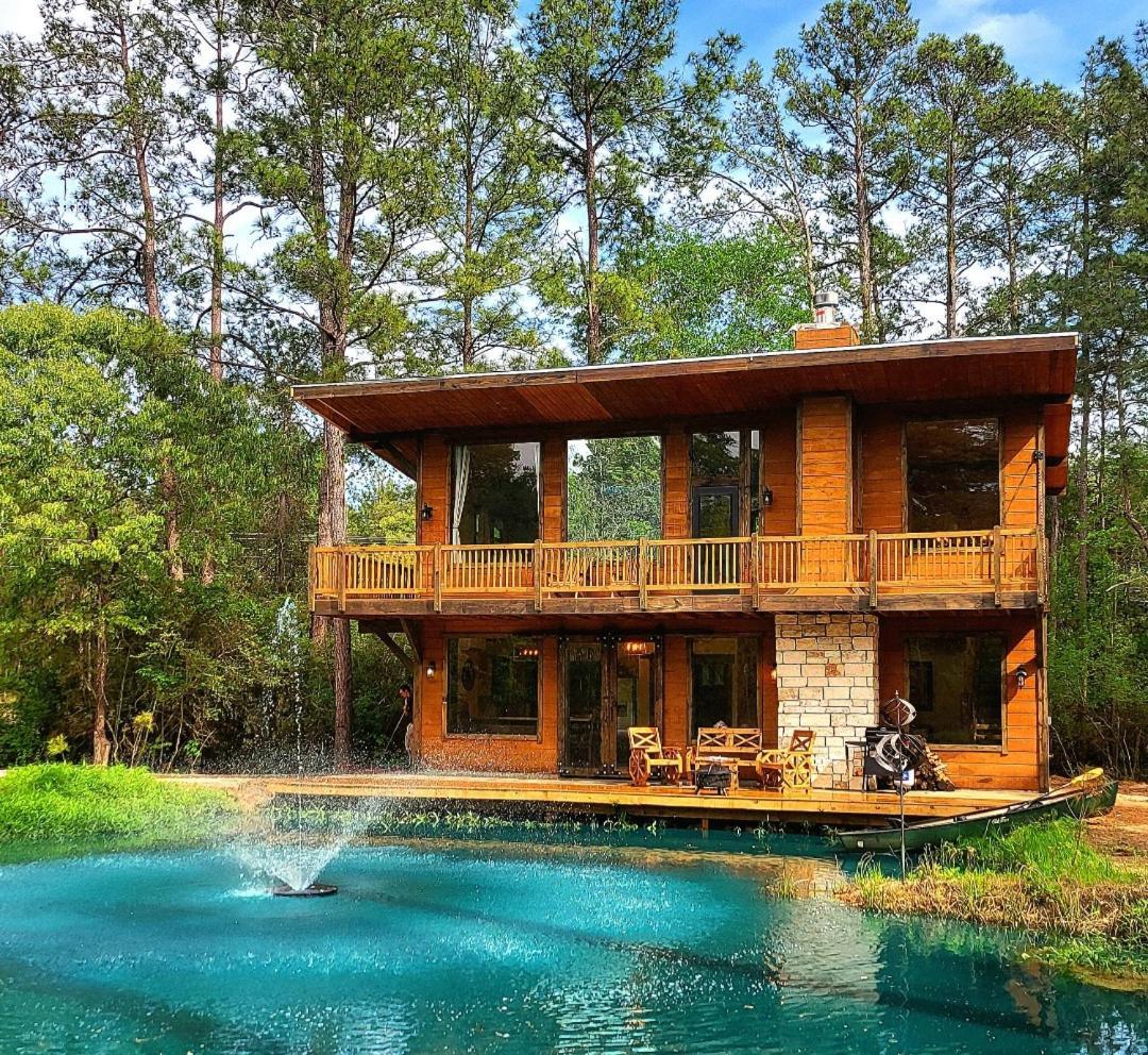Waterfront Houston Hide Out In A Magical Forest *